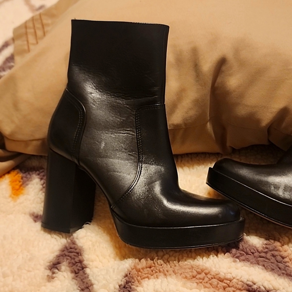 ALDO BLACK LEATHER BOOTS.  WORN ONCE.  SIZE 7